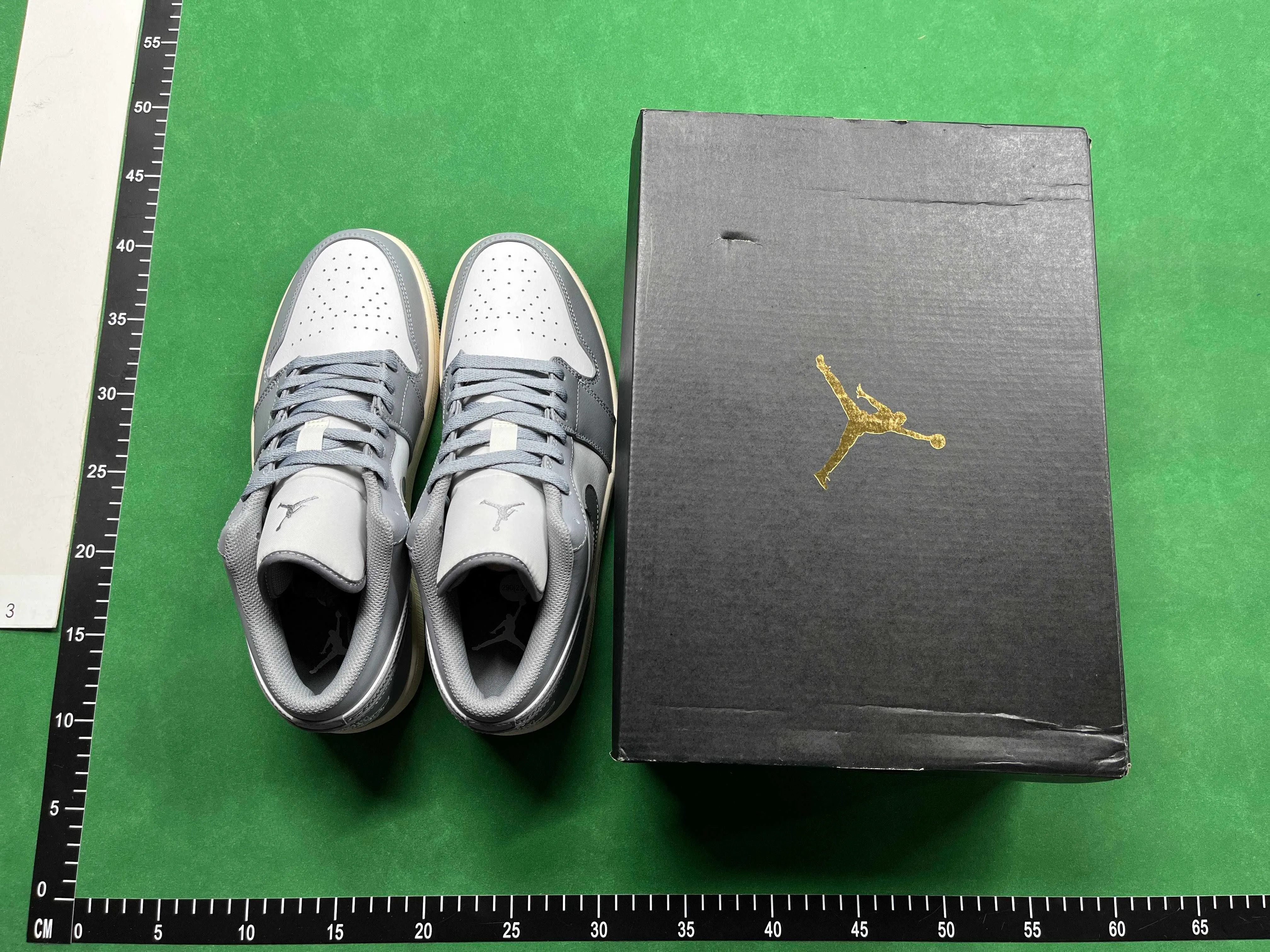 Jordan 1 Low thumbnail 3