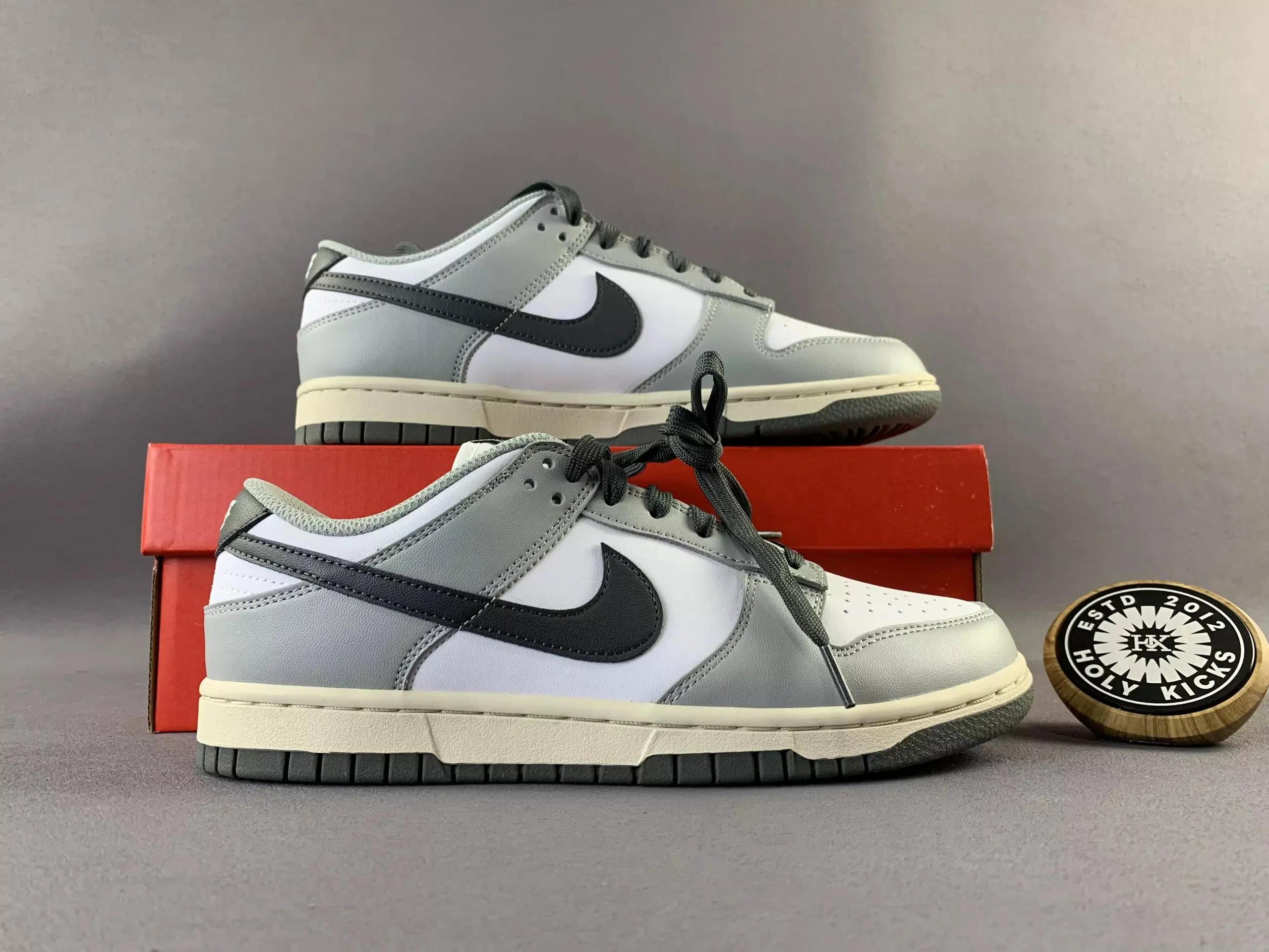 Dunk Low Light Smoke Grey thumbnail 2