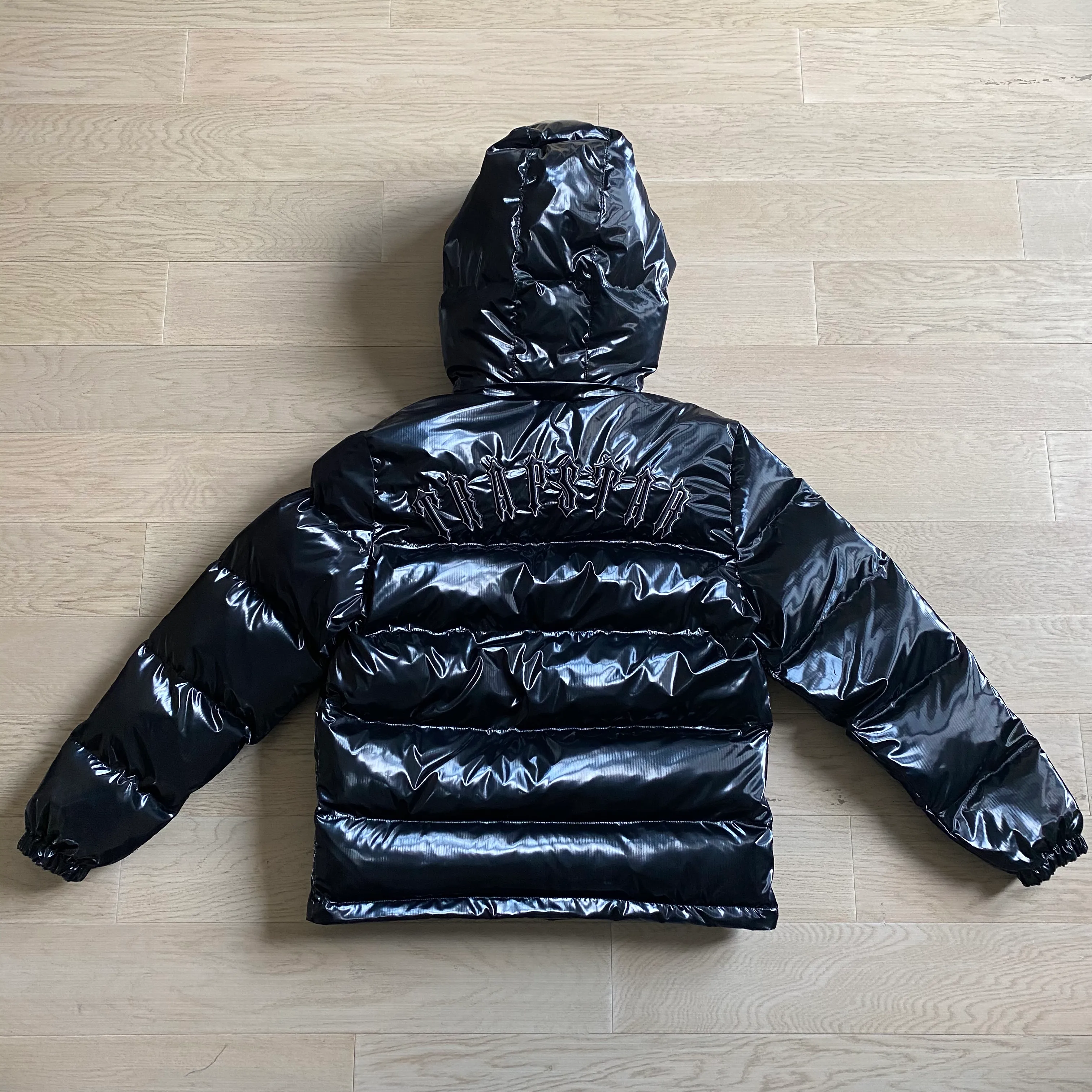 Trapstar Irongate pufferjacket with Detachable Hood (Gloss black) thumbnail 2